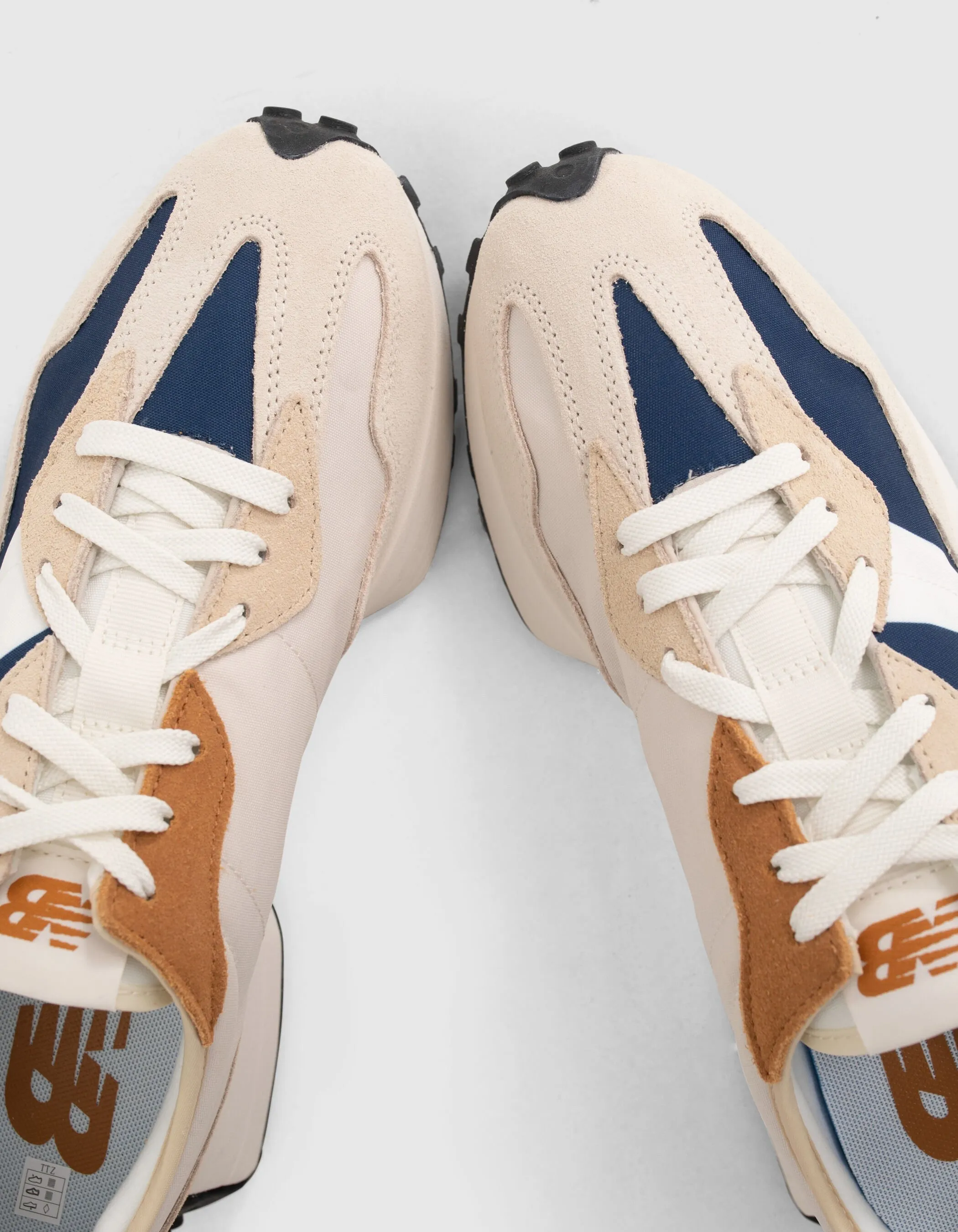 Baskets beiges et marine New Balance 327 Homme