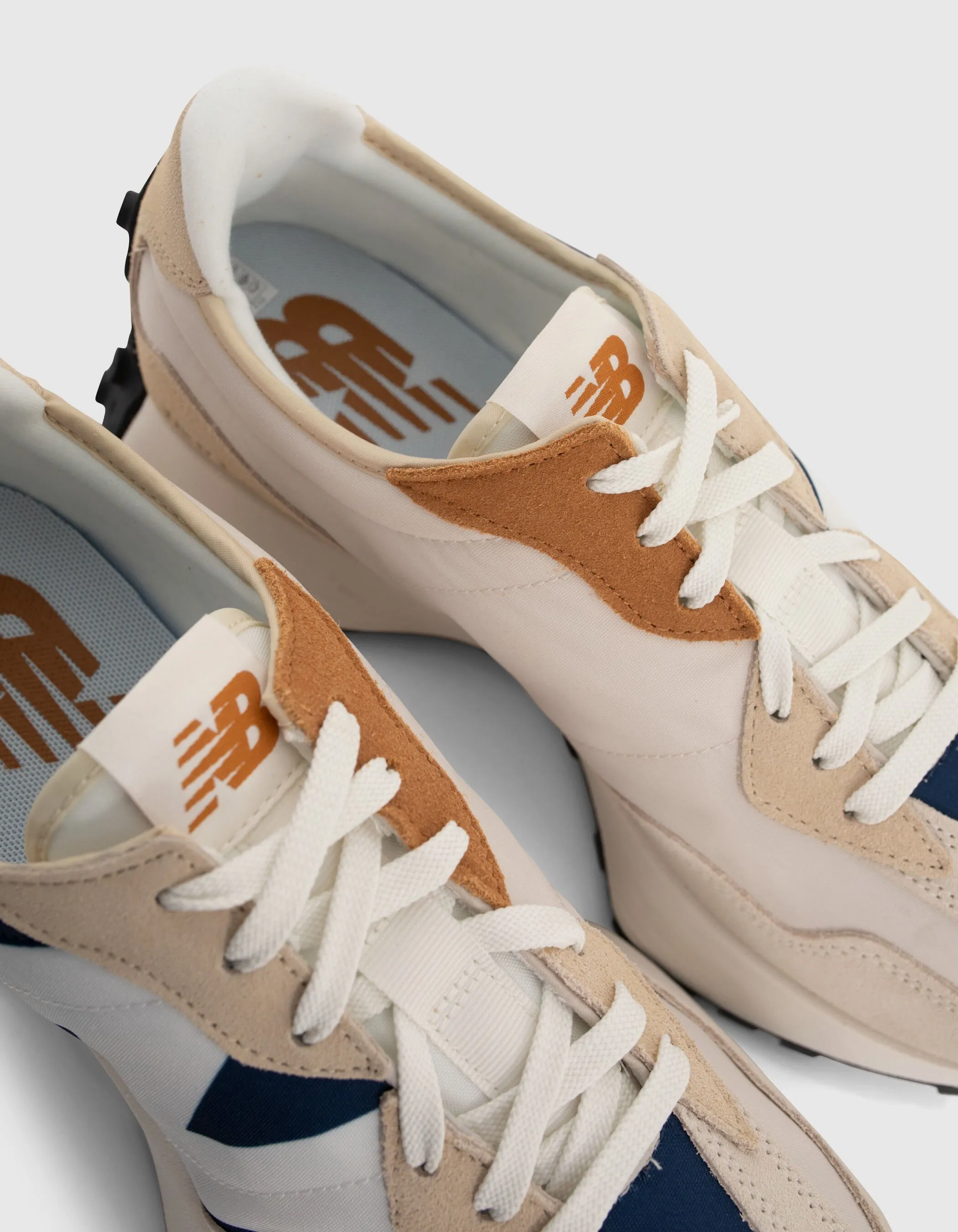 Baskets beiges et marine New Balance 327 Homme