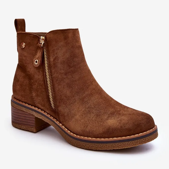 Bottes en daim marron Laurisa sur un petit talon brun