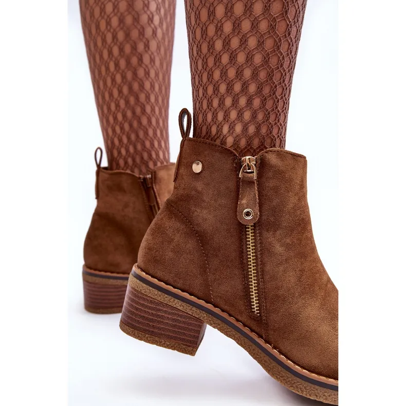 Bottes en daim marron Laurisa sur un petit talon brun