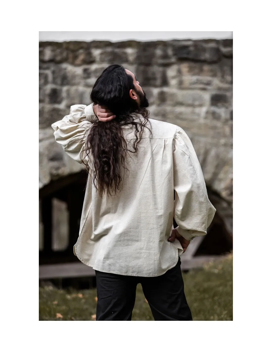 Chemise médiévale large Oswald, couleur blanc naturel ⚔️ Boutique Épées