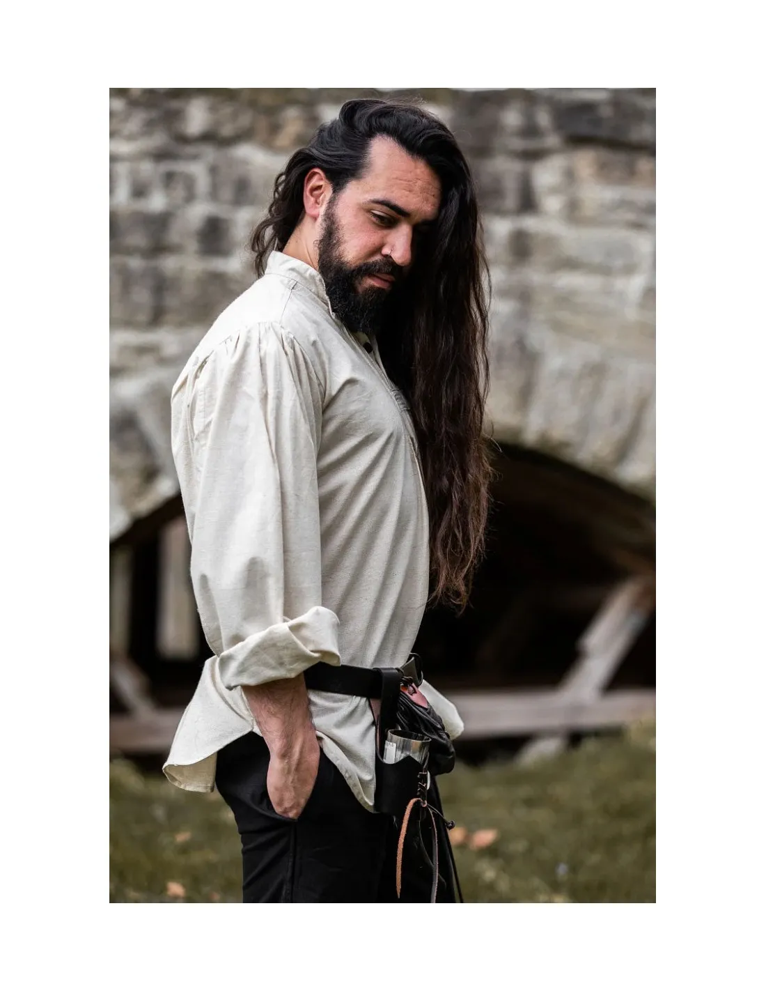 Chemise médiévale large Oswald, couleur blanc naturel ⚔️ Boutique Épées