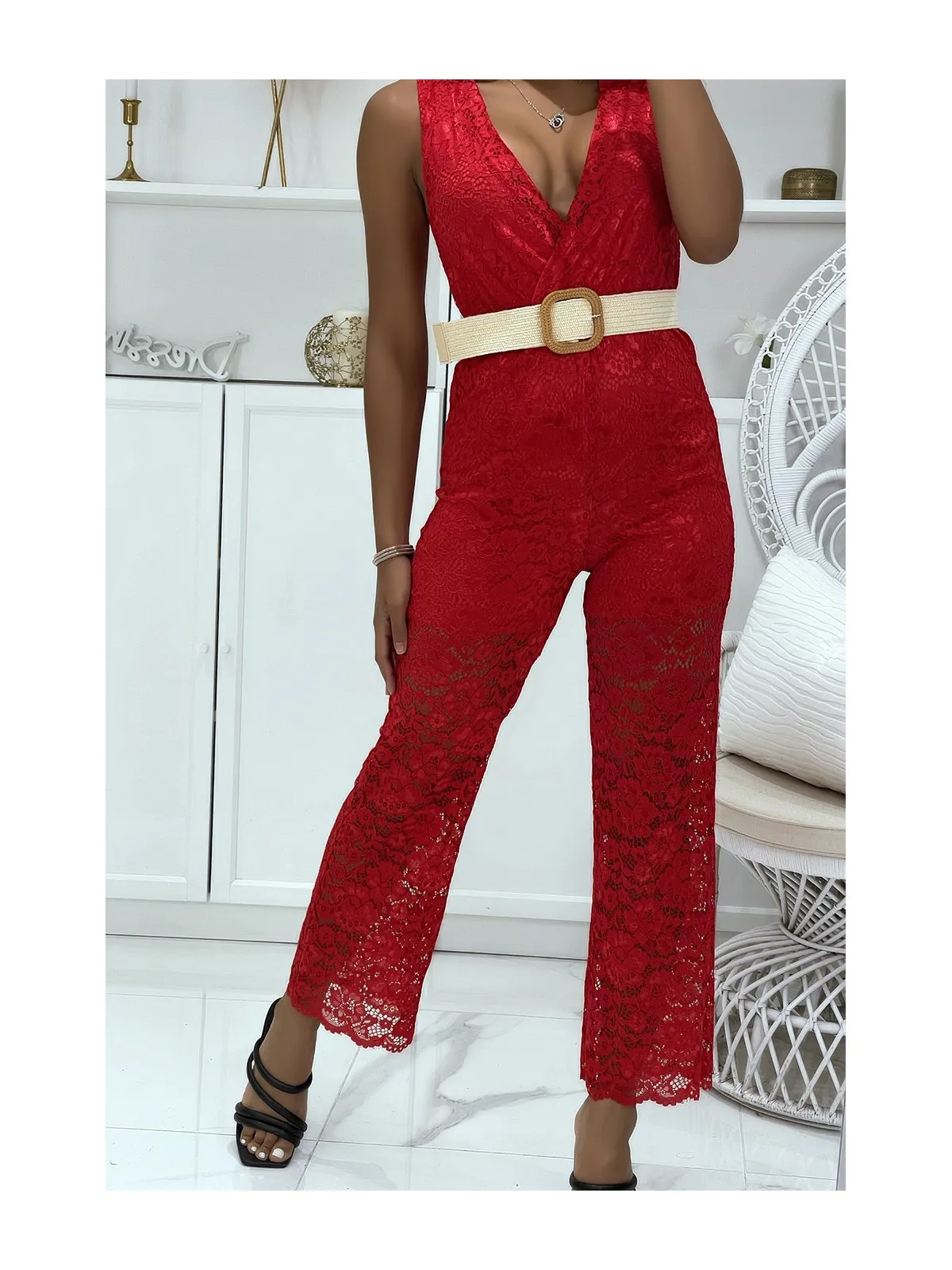 CoRCinaison pantalon rouge en dentelle doublé vendu sans la ceinture 