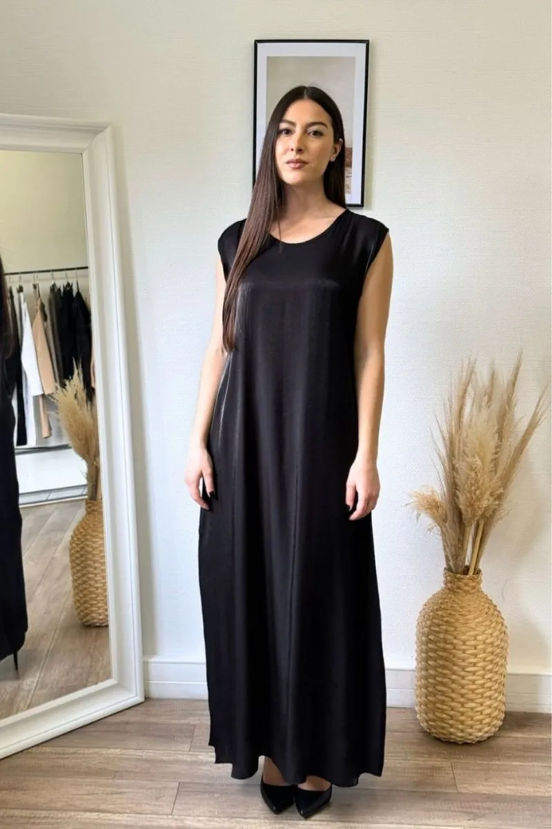 Ensemble robe longue sans manches avec gilet noir