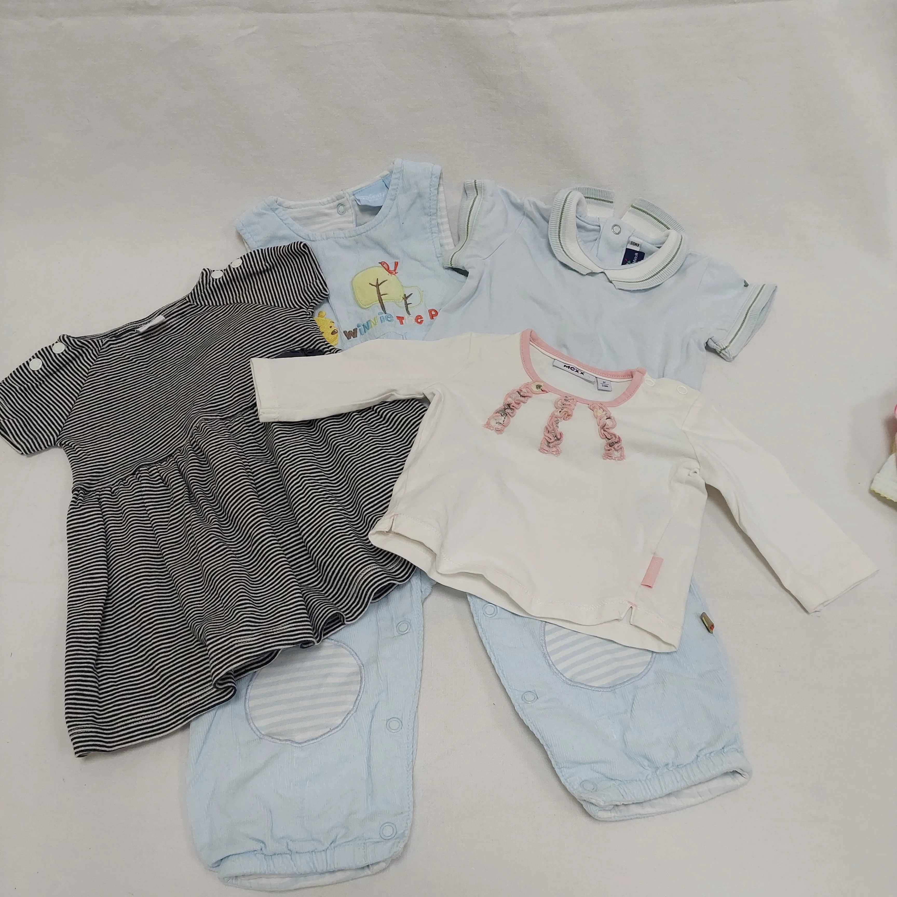 Lot de 11 vêtements enfant - fille - 6 mois - multimarques