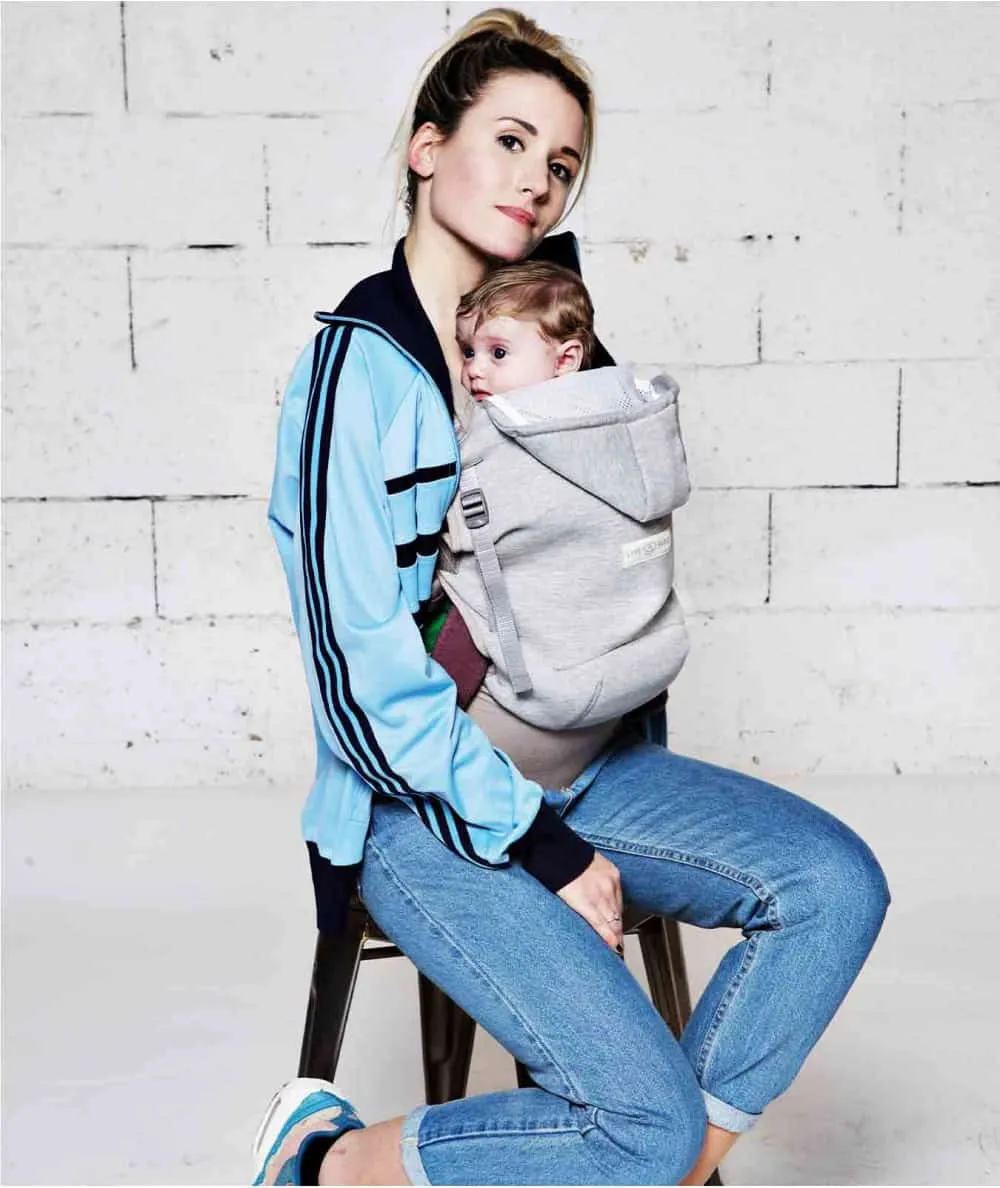 Love Radius : Porte bébé Physiologique 'Hoodie Carrier Pack' - Gris Athlétique - 100% Ecoresponsable - Mer(e)veilleuse