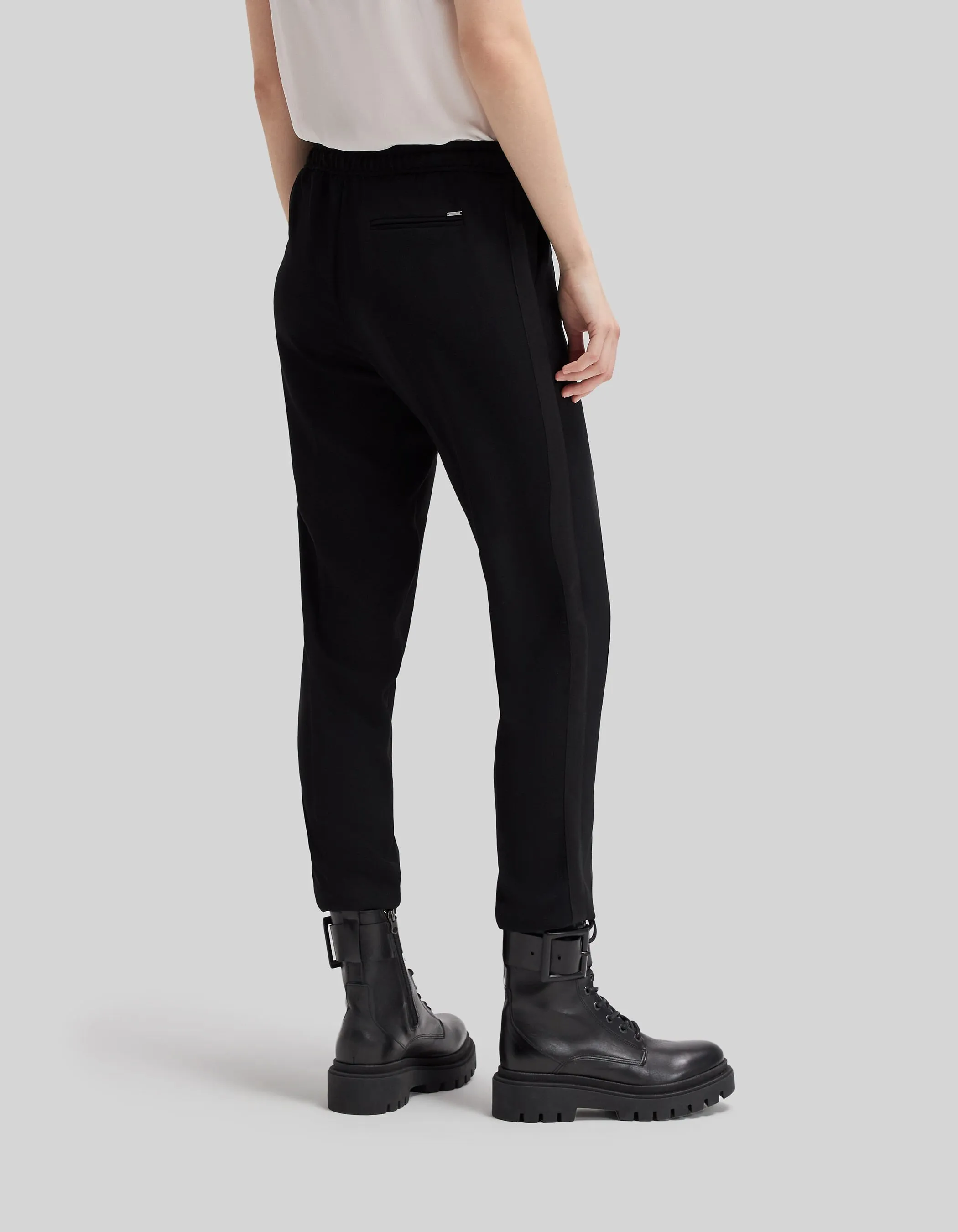 Pantalon droit noir en crêpe avec ceinture élastique pour femme 