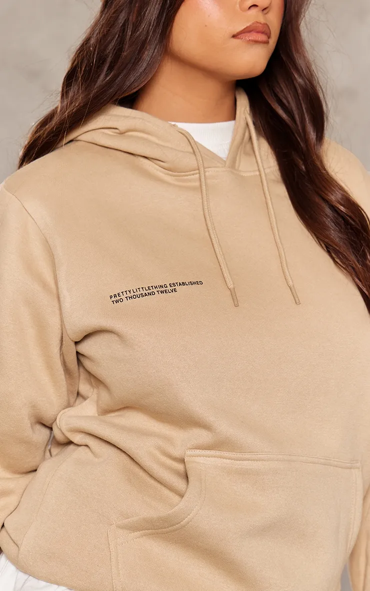 PRETTYLITTLETHING Hoodie gris pierre à slogan Est 2012