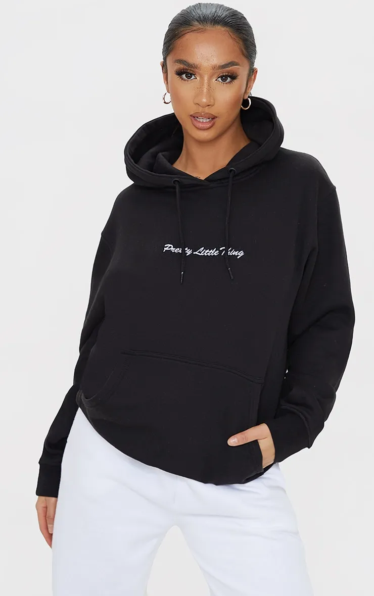 PRETTYLITTLETHING Petite Hoodie noire oversize brodé