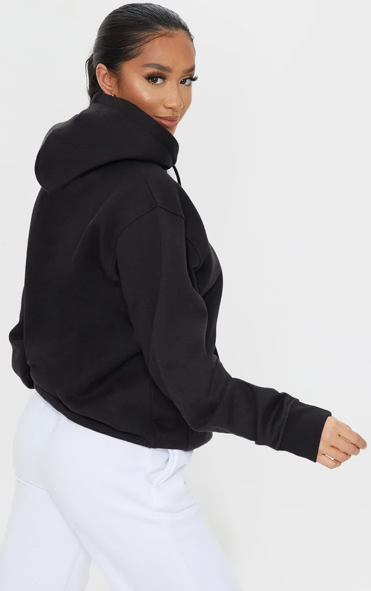 PRETTYLITTLETHING Petite Hoodie noire oversize brodé