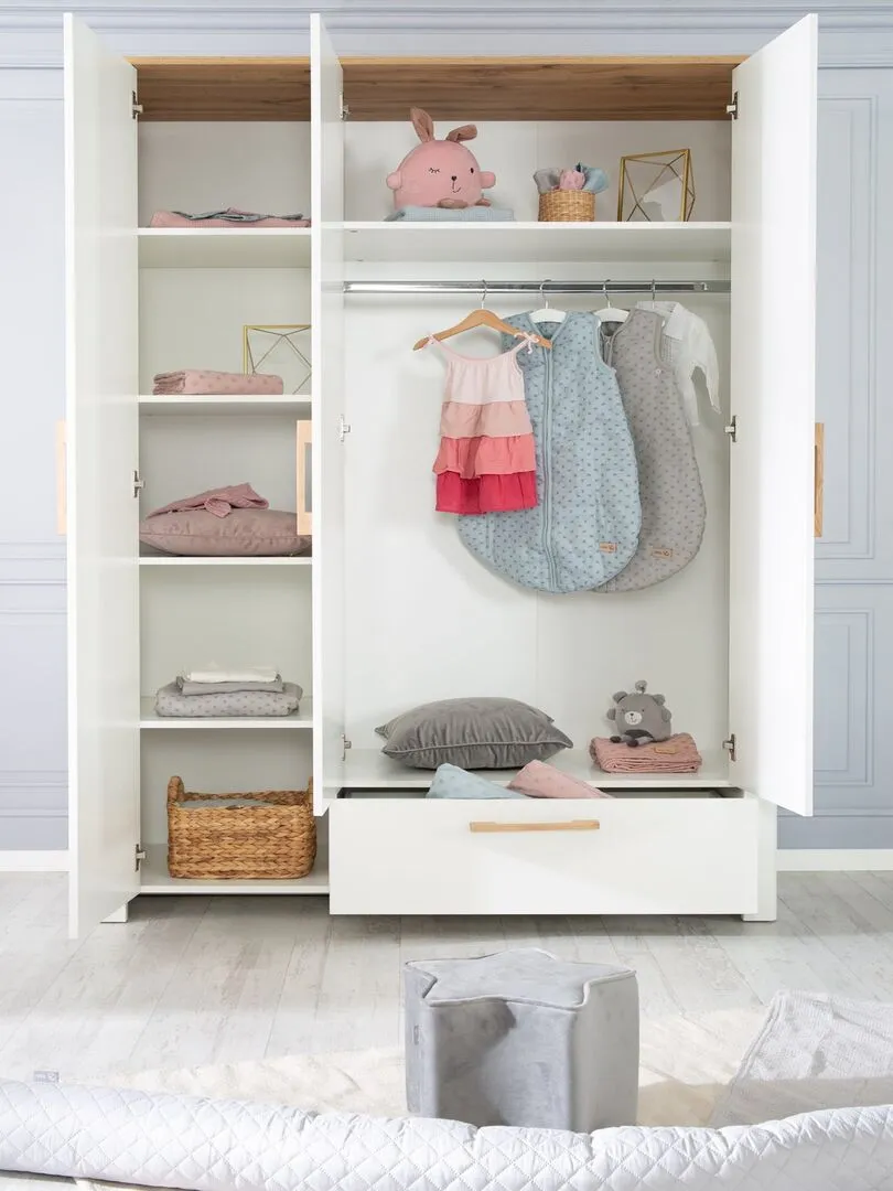 ROBA Armoire "Ava" 3 portes – corps blanc, avec éléments décoratifs en chêne artisan - Blanc