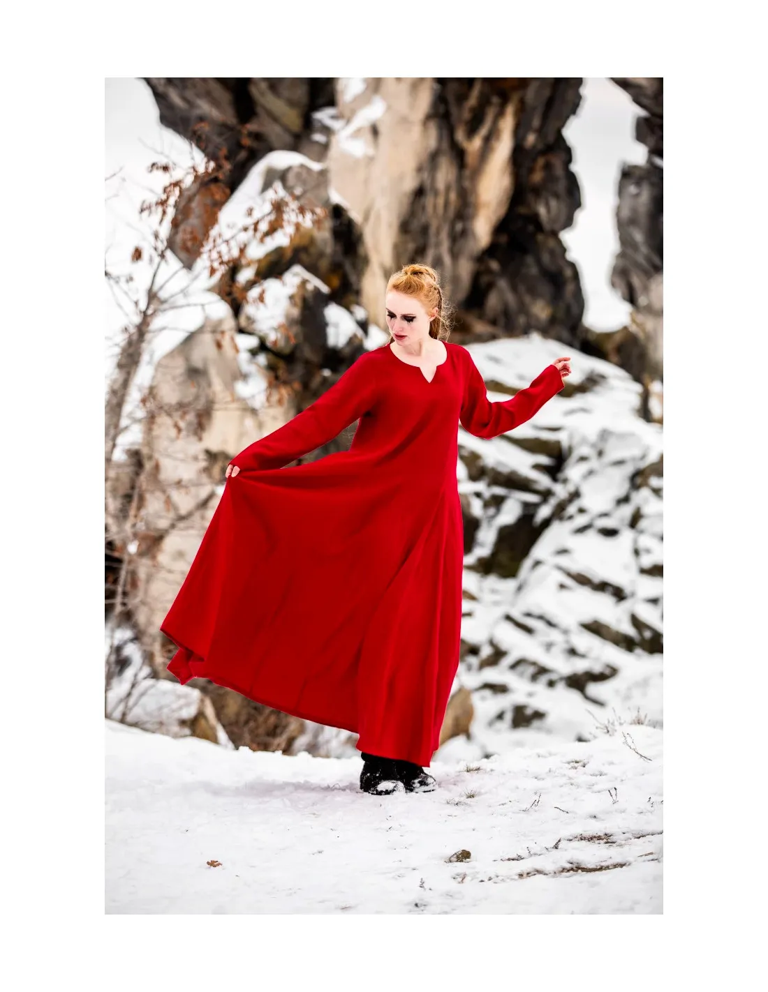 Robe en lin viking modèle Anna, rouge ⚔️ Boutique Épées