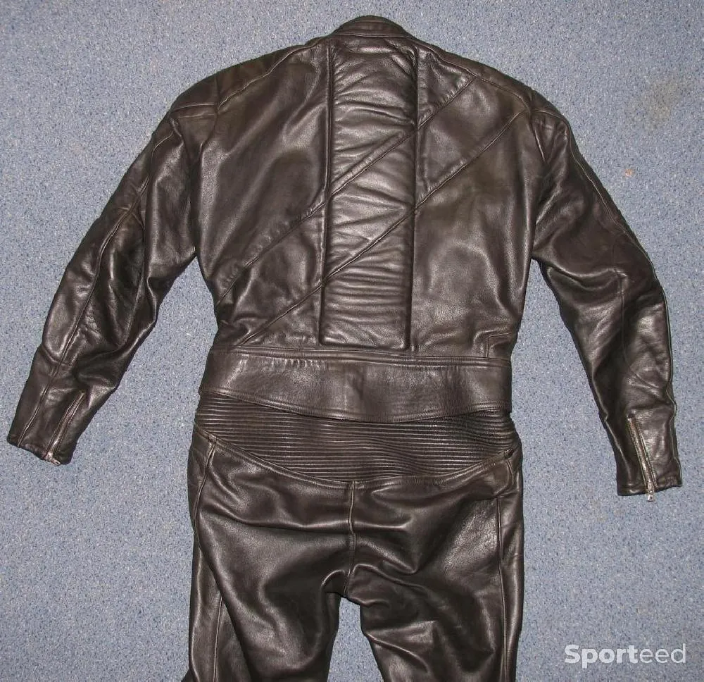 Vêtements de Moto Cuir en Noir Env. Gr. 50/52 d'occasion Ajouté le : 06/07/2022